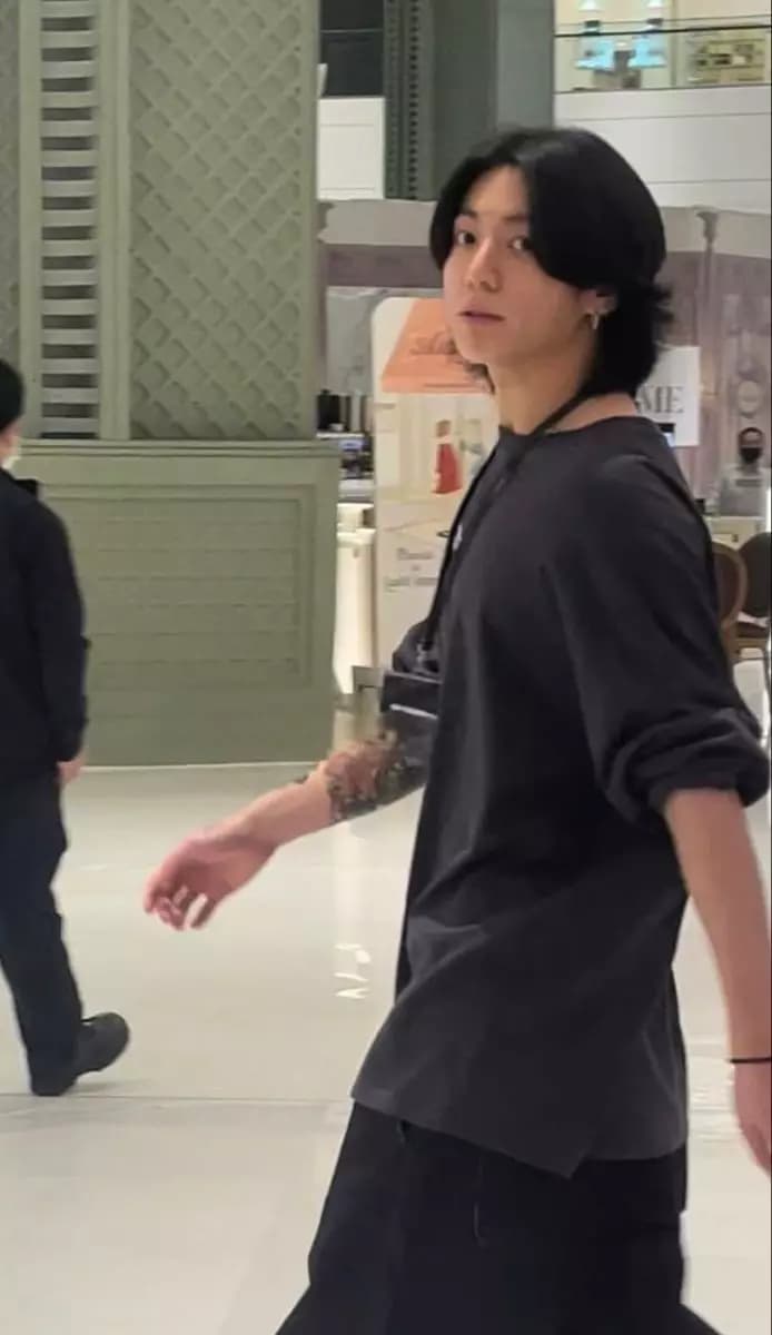 Jeon Jungkook thumbnail