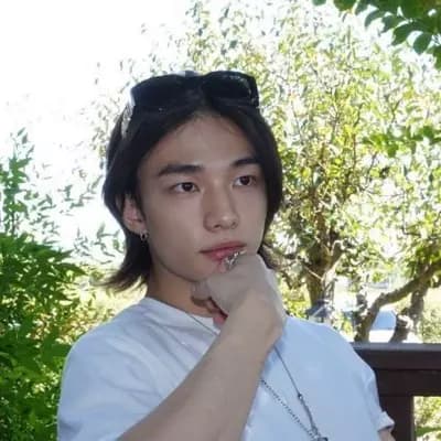 Hwang Hyunjin thumbnail