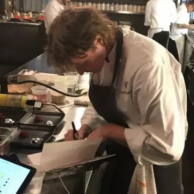 Graysonn - Chef Roommate thumbnail