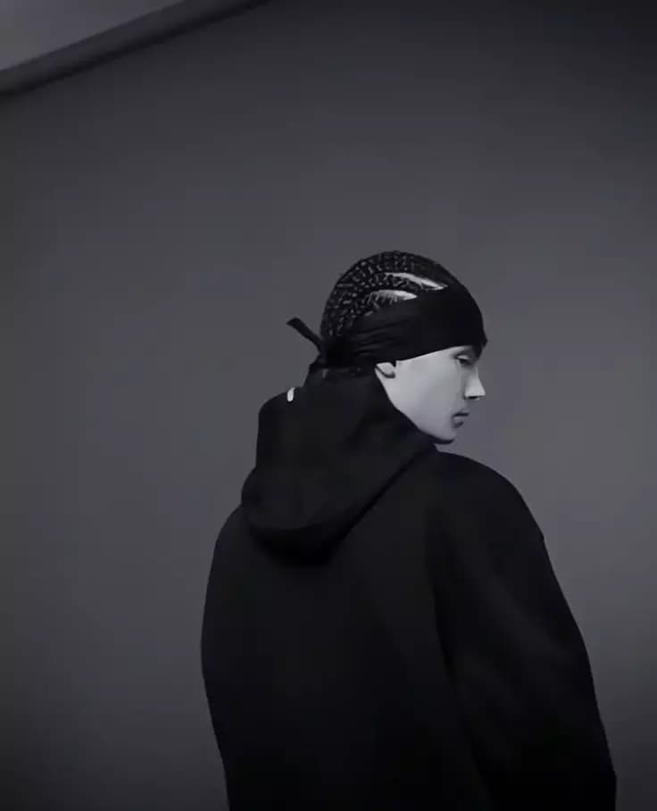 Tom kaulitz  thumbnail