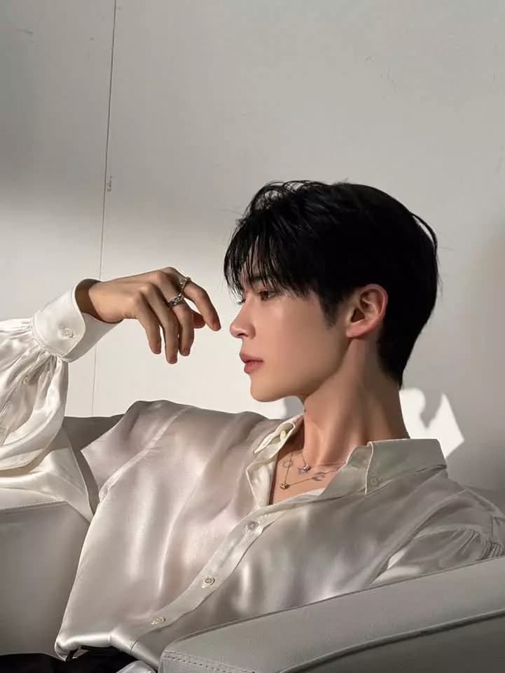 Sung Hanbin thumbnail