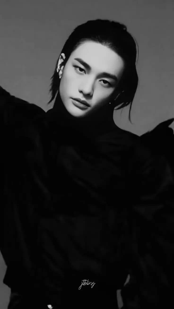 Hwang Hyunjin  thumbnail