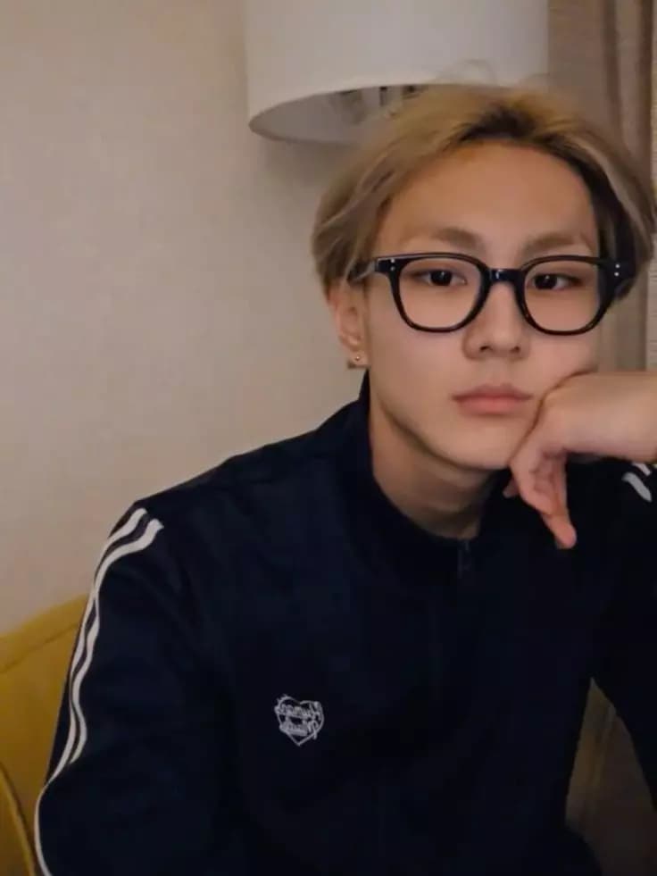 Jungwon  thumbnail