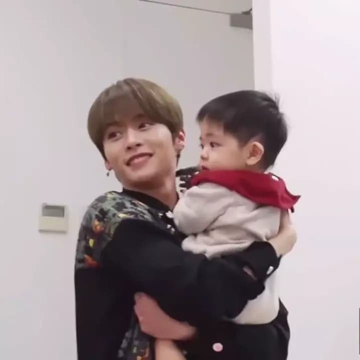 Lee know thumbnail