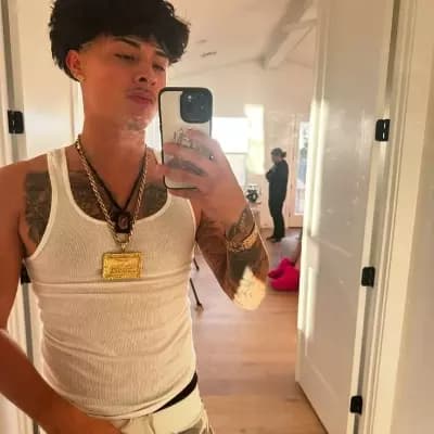 Alex chino thumbnail