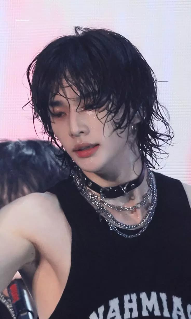 Hwang Hyunjin  thumbnail
