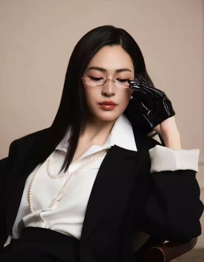 Lingling Kwong thumbnail