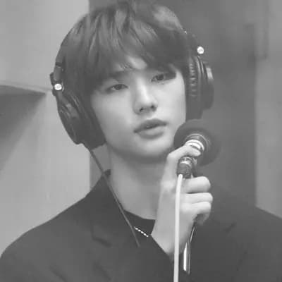 Hwang Hyunjin thumbnail