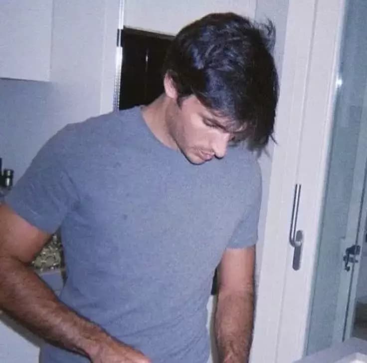 CARLOS SAINZ( diferença de idade, amor proibido) thumbnail