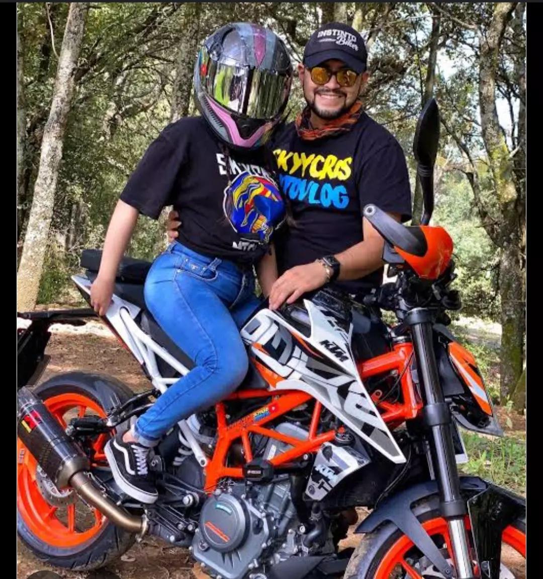 Sky cris motovlog y su esposa tus padres perdidos hace 18 años  thumbnail