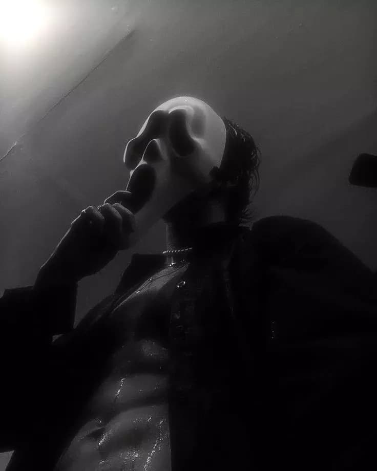 Ghostface (Is my roommate a Camboy?) thumbnail