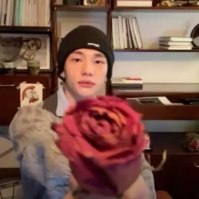 Hyunjin thumbnail