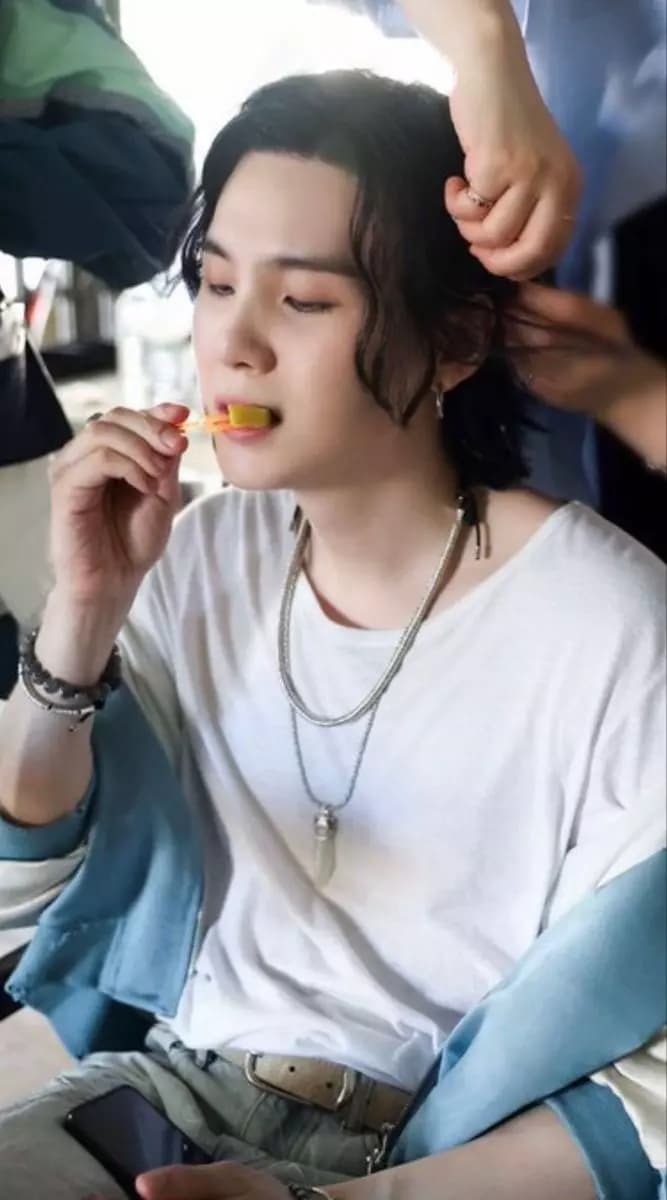 min yoongi thumbnail