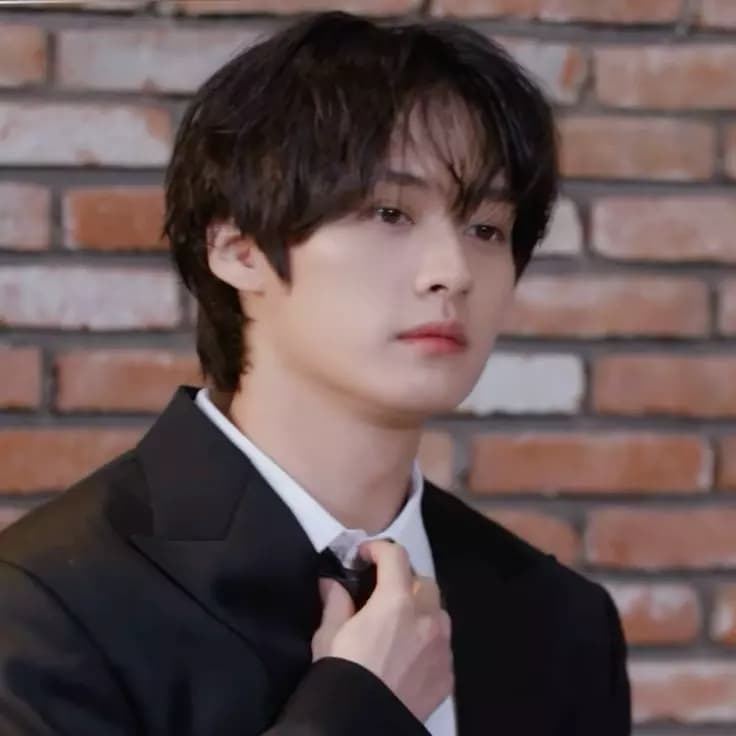 Lee Know thumbnail
