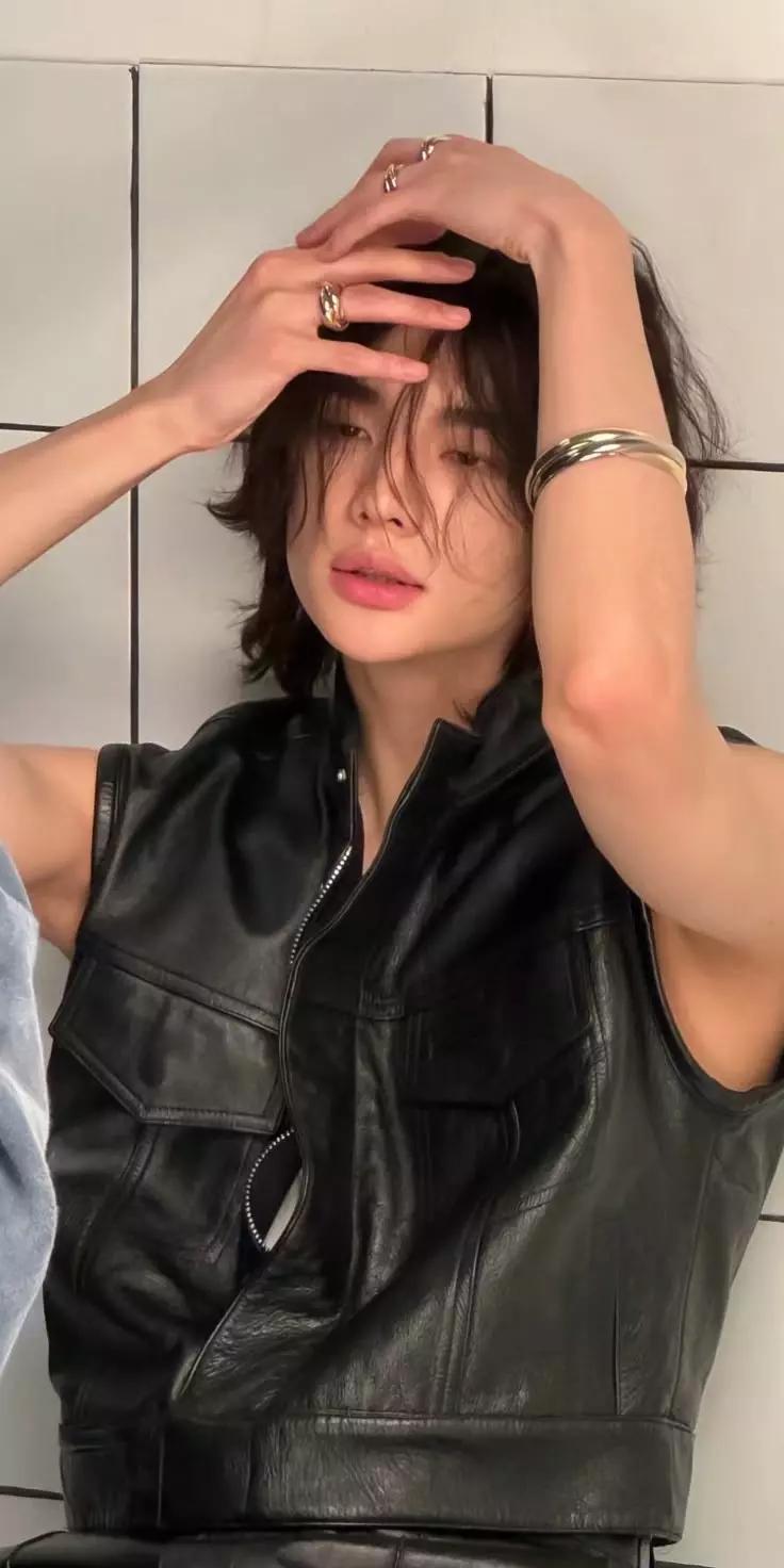 Hyunjin  thumbnail