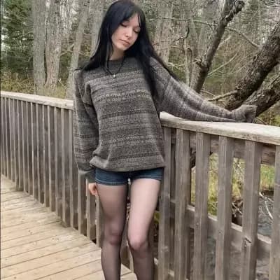 Chloe thumbnail