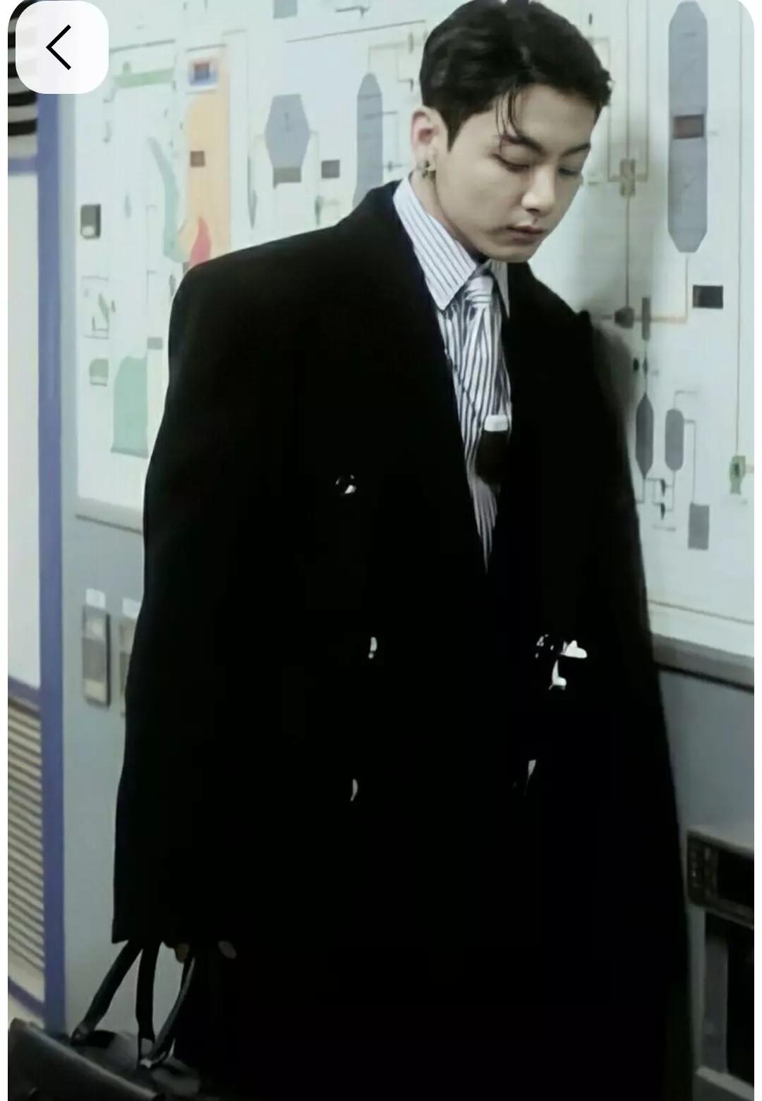 Jeon jungkook ( age gap )  thumbnail
