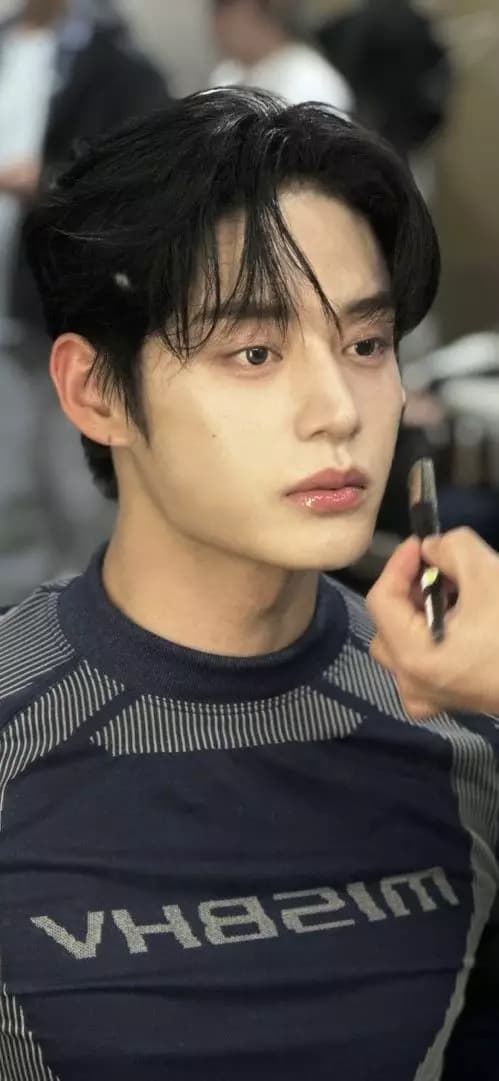 Kim Jiwoong thumbnail