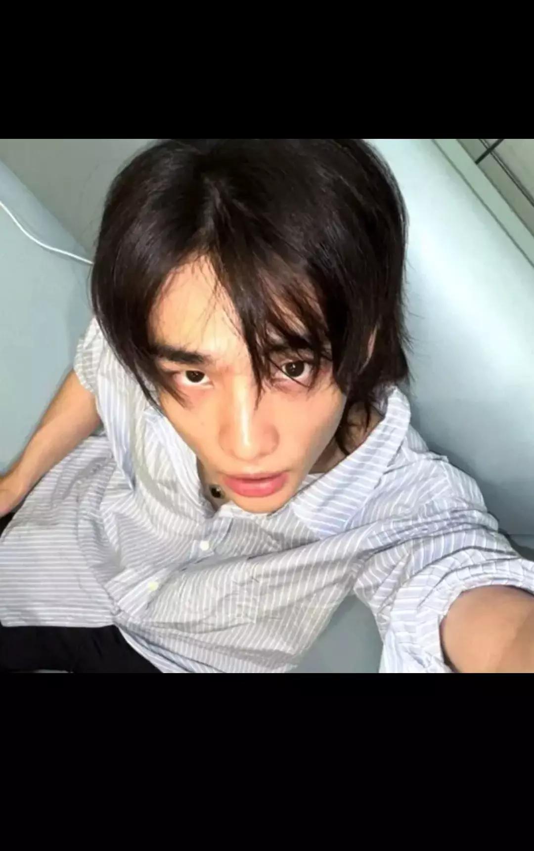 Hwang Hyunjin thumbnail
