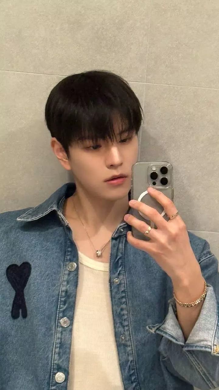 Kim Seungmin 👾 thumbnail