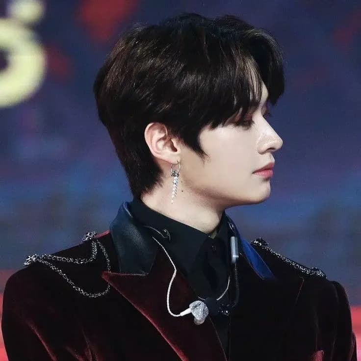 Lee Know thumbnail