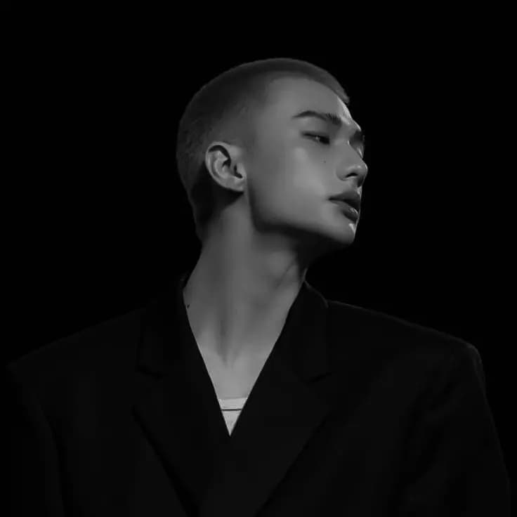 Hwang Hyunjin thumbnail