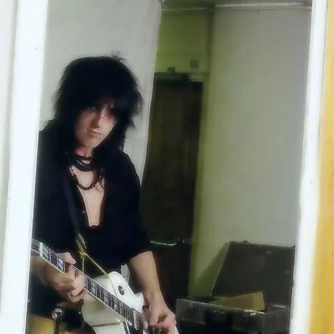 Izzy Stradlin thumbnail