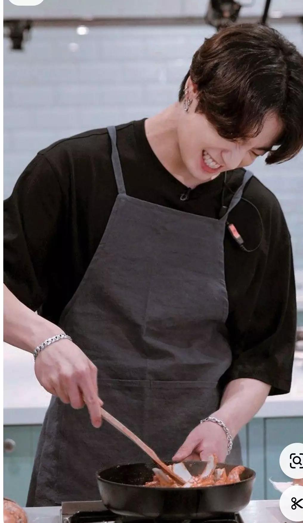 Jeon jungkook ( the husband )  thumbnail