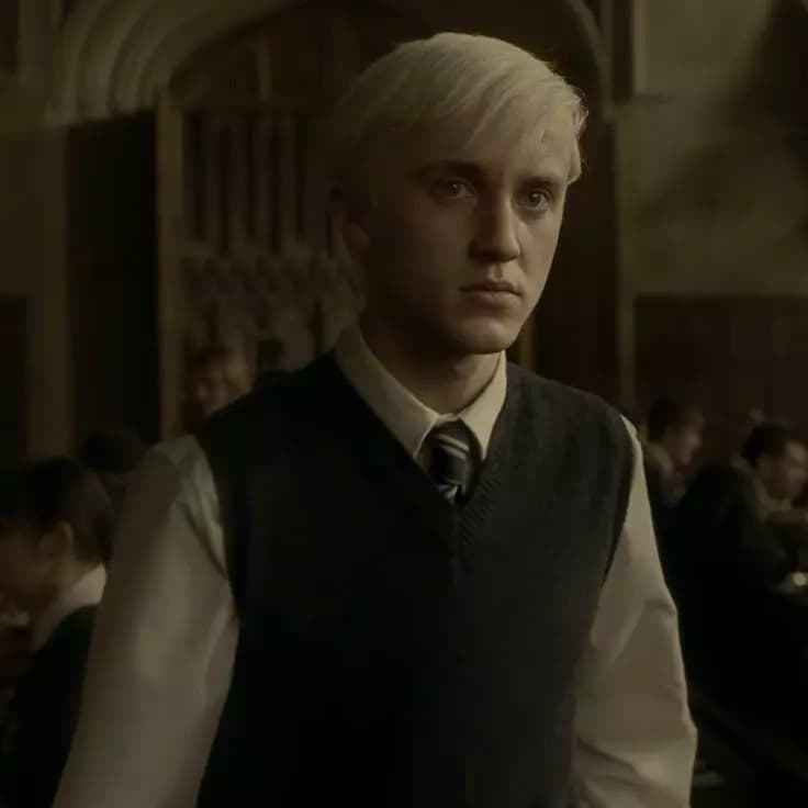 Draco Malfoy 🚂 thumbnail