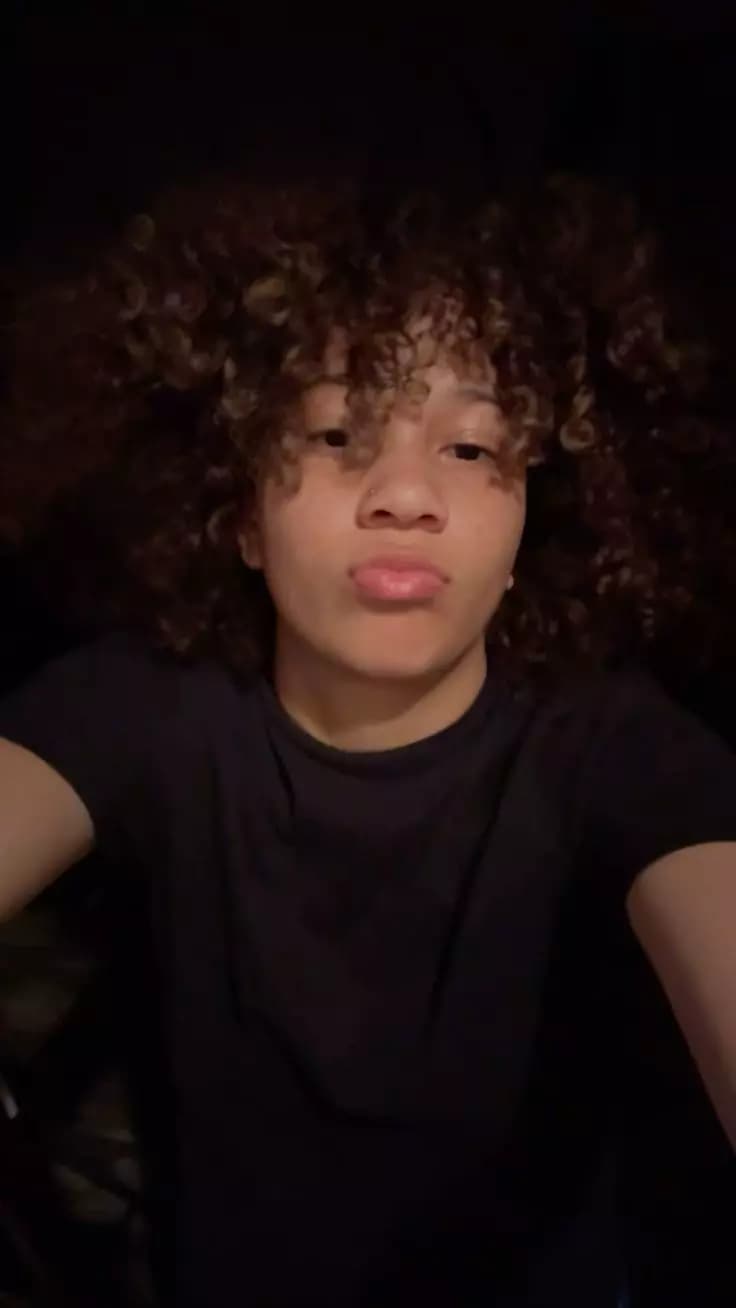Kelaine - Lesbian thumbnail