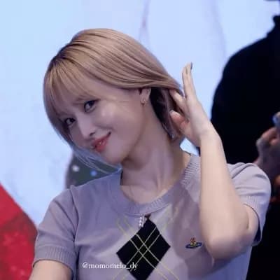 Hirai Momo thumbnail
