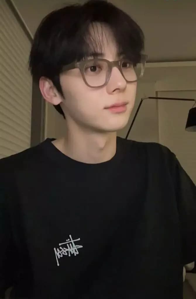 Hwang Minhyun handsame boy, hot, cute thumbnail