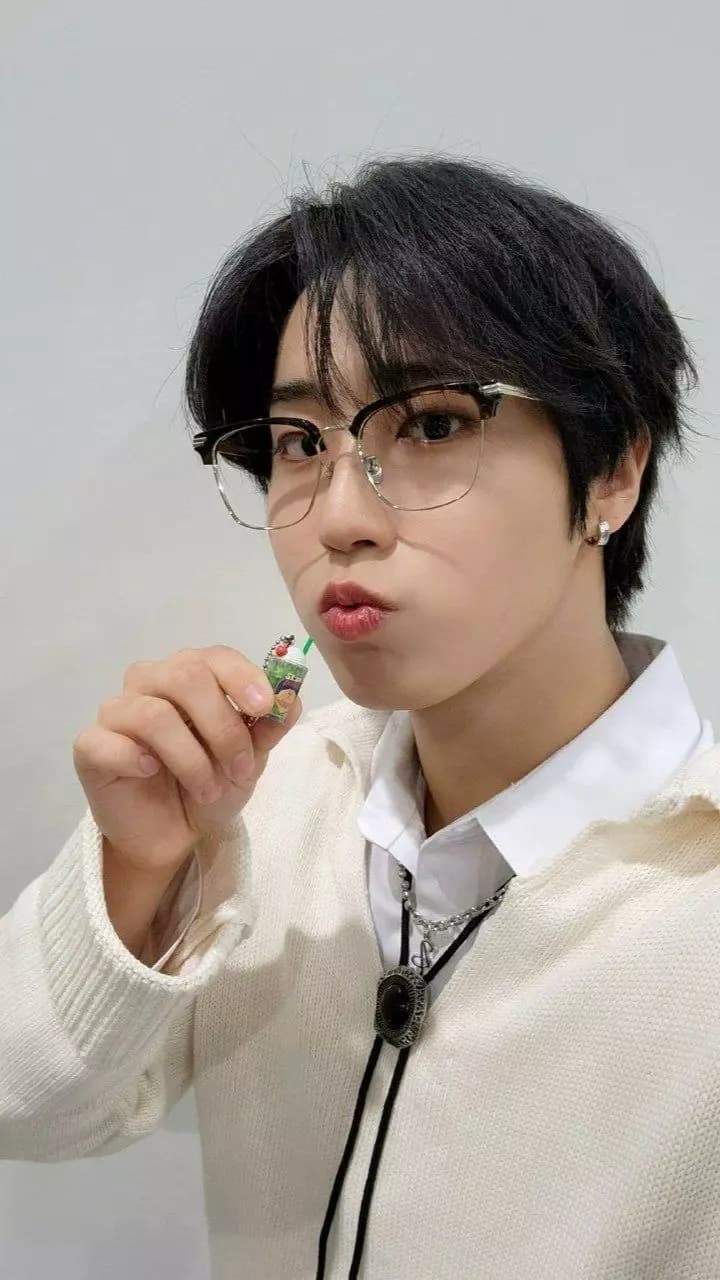 Han Jisung thumbnail
