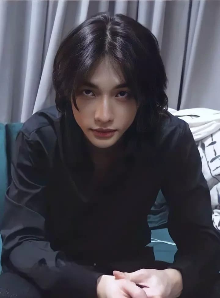 Hyunjin thumbnail