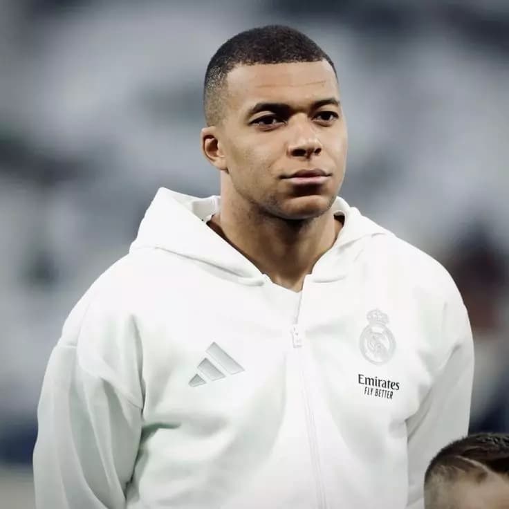 Kylian Mbappé 🇫🇷 thumbnail