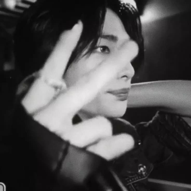 Hwang Hyunjin thumbnail
