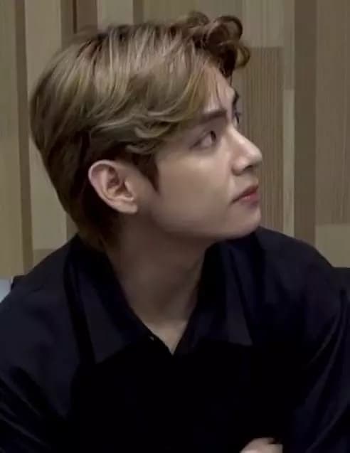 Kim Taehyung thumbnail