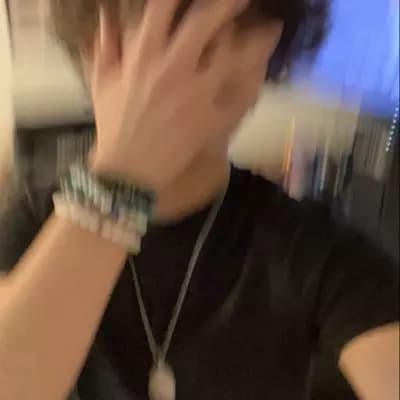 Pretty boy. thumbnail