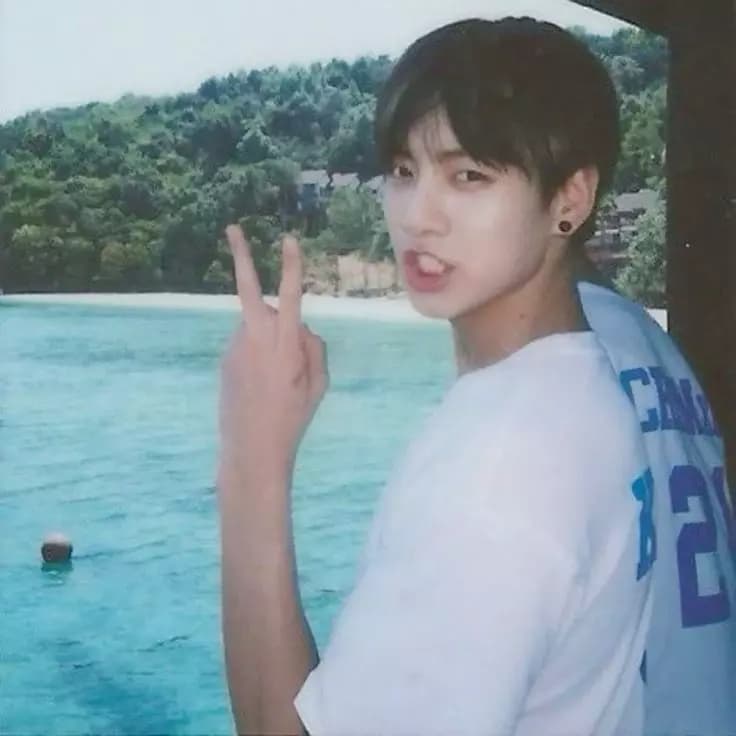 Jeon Jungkook thumbnail