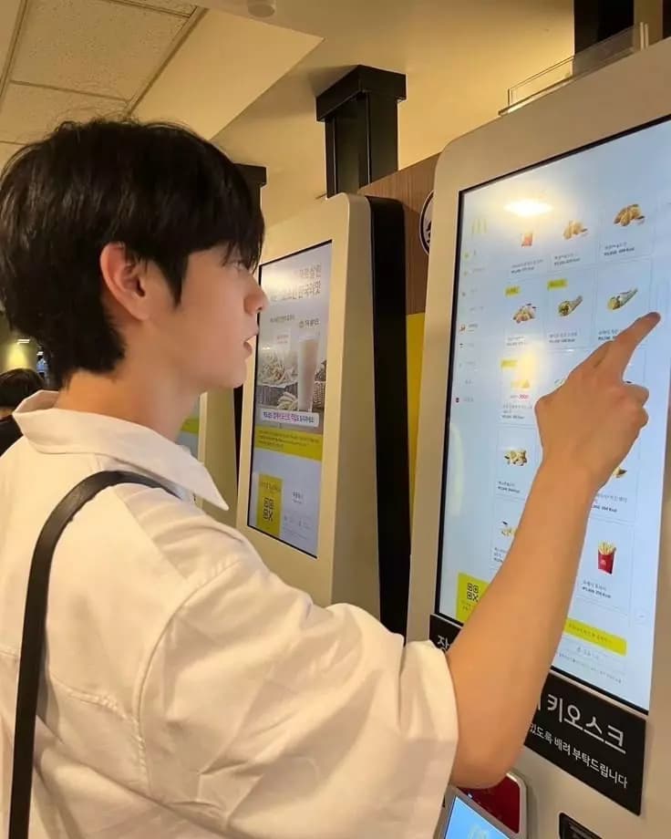 Choi Soobin  thumbnail