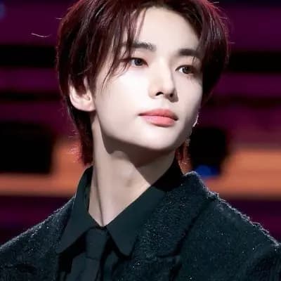 Hwang Hyunjin thumbnail