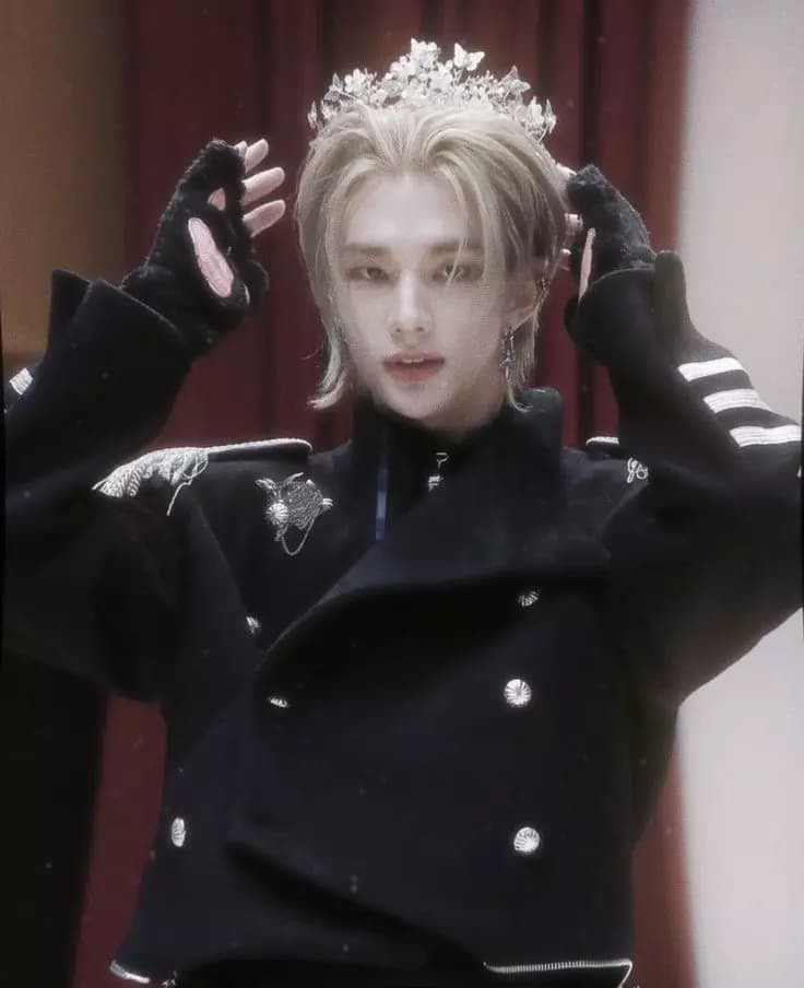 Hwang Hyunjin (Hyunlix) thumbnail