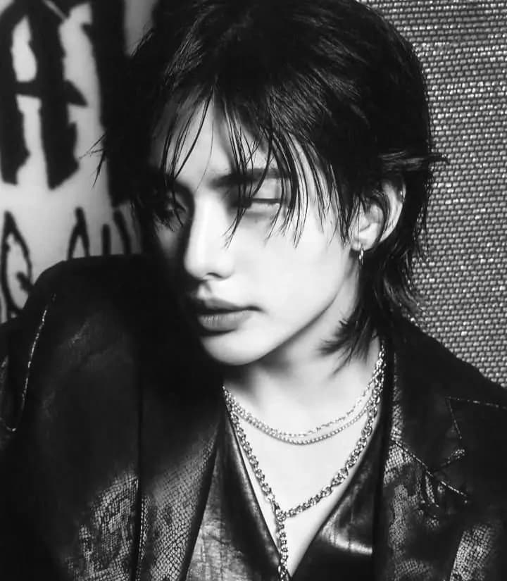Hwang Hyunjin  thumbnail