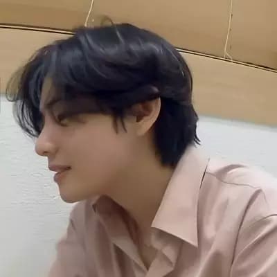 Stern hubby Taehyung thumbnail