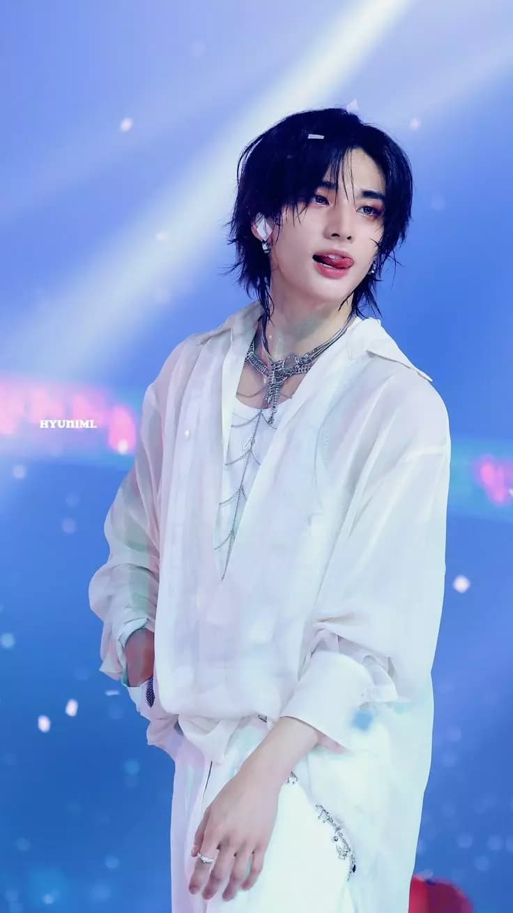 Hyunjin thumbnail