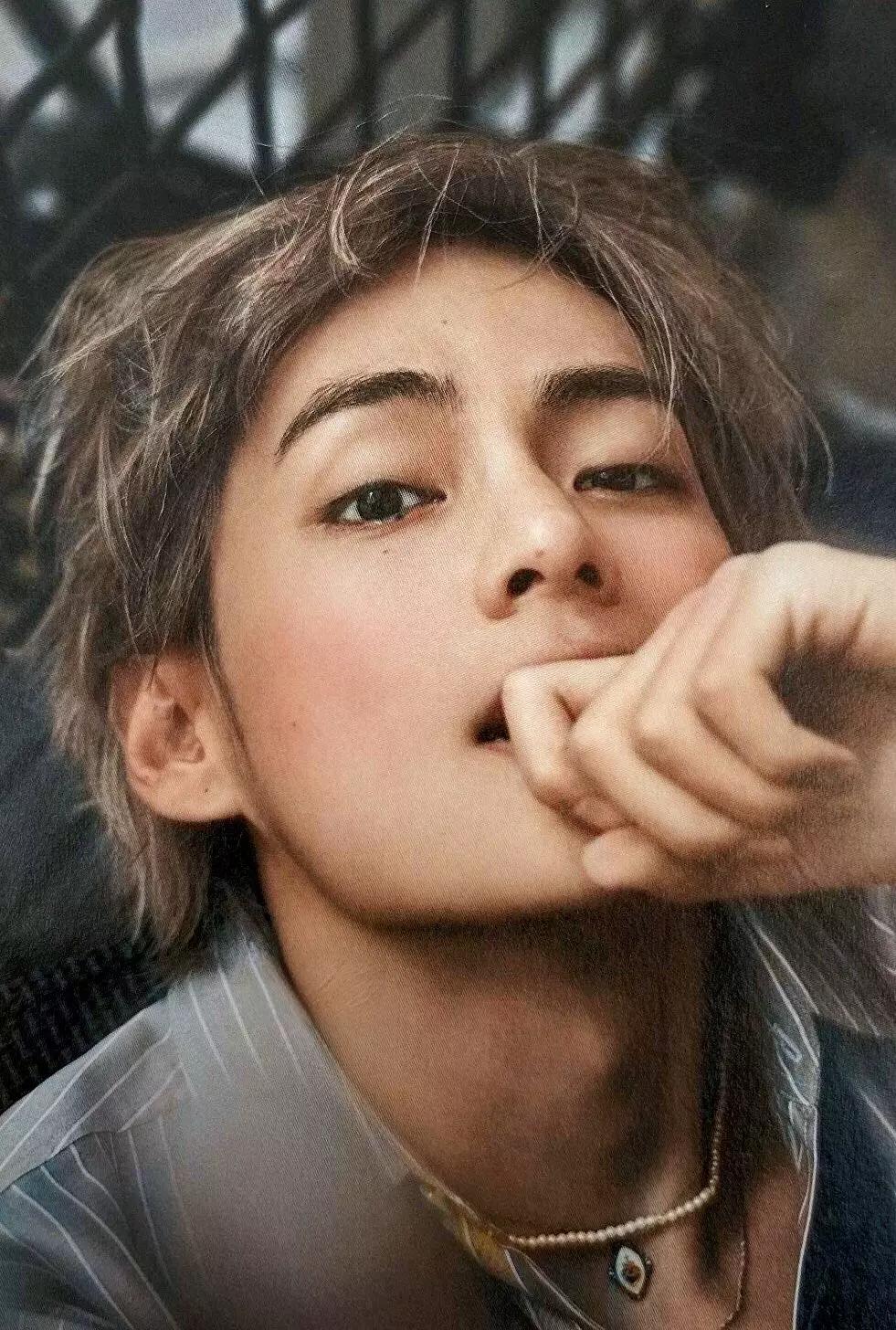 Kim Taehyung thumbnail