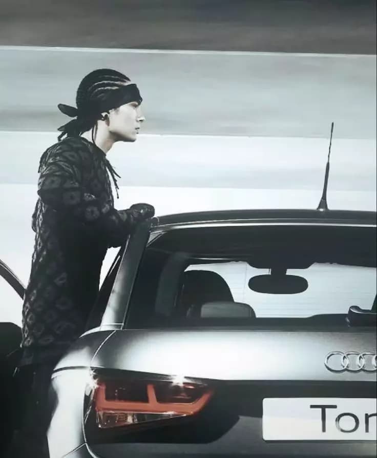 Tom Kaulitz - The mobster in the orphanage. thumbnail