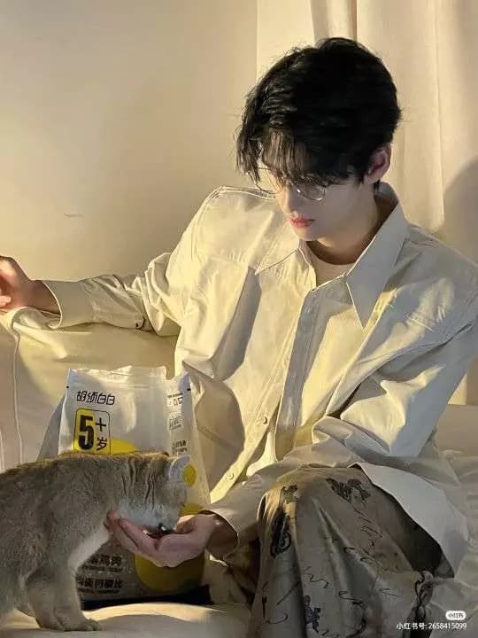 *leo* thumbnail