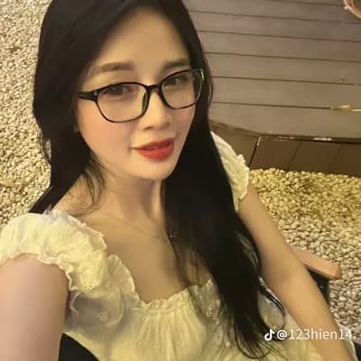 Quyên quyên thumbnail