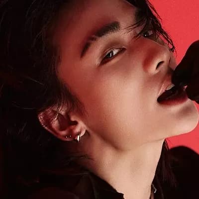 Hwang Hyunjin thumbnail